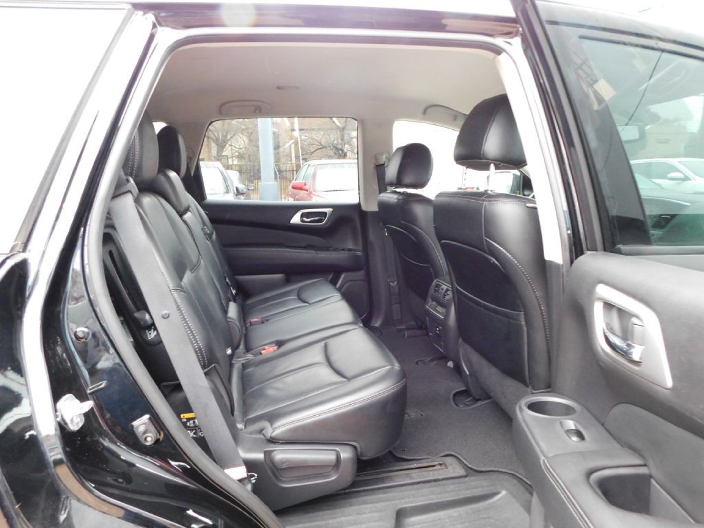 2017 Nissan Pathfinder Image 47