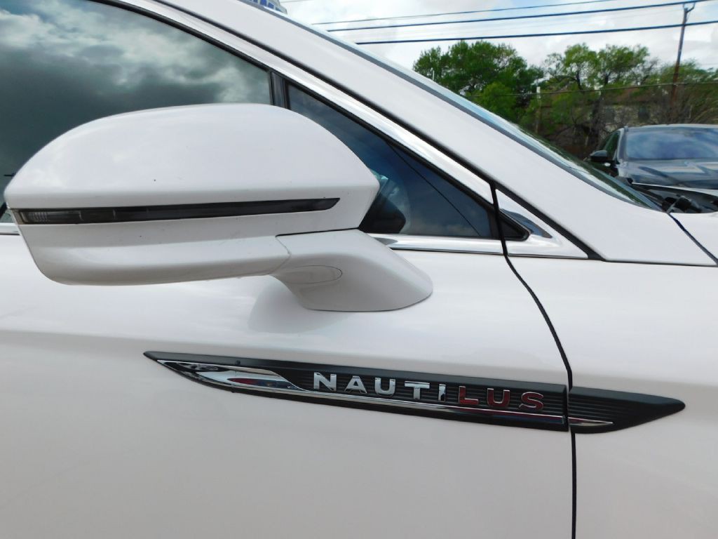 2019 Lincoln Nautilus Image 10