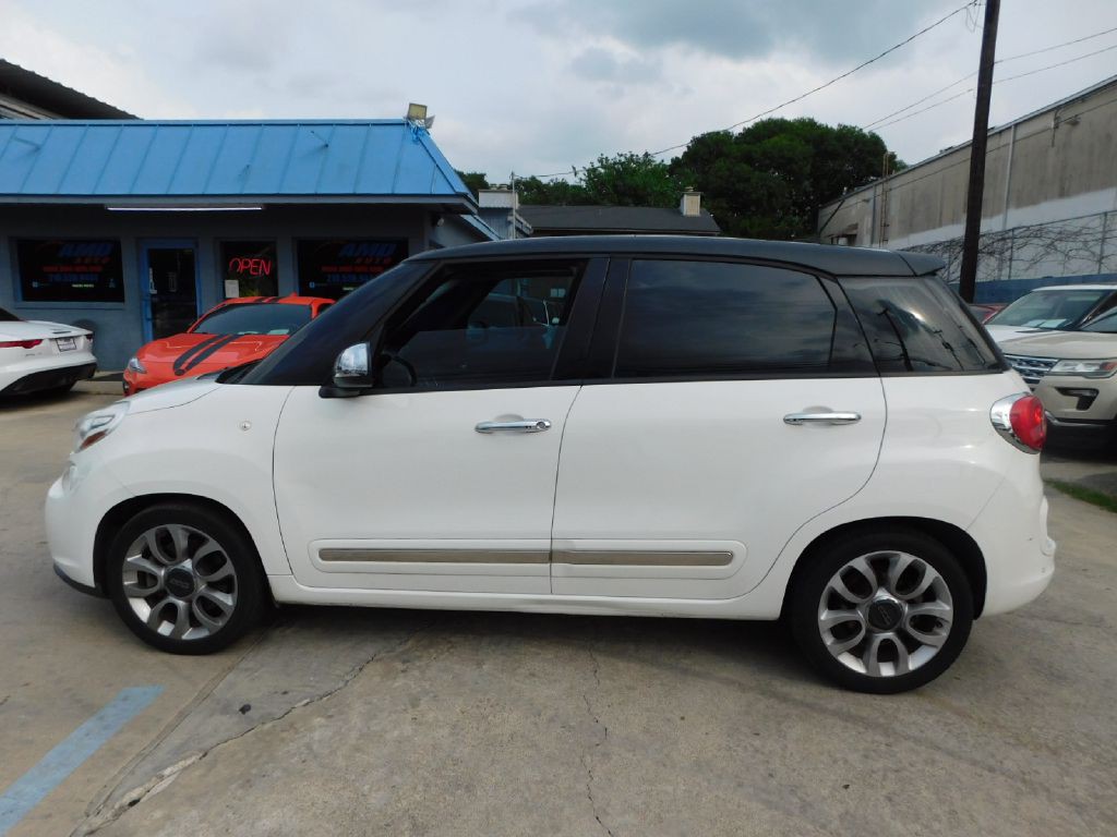 2014 FIAT 500L Image 4