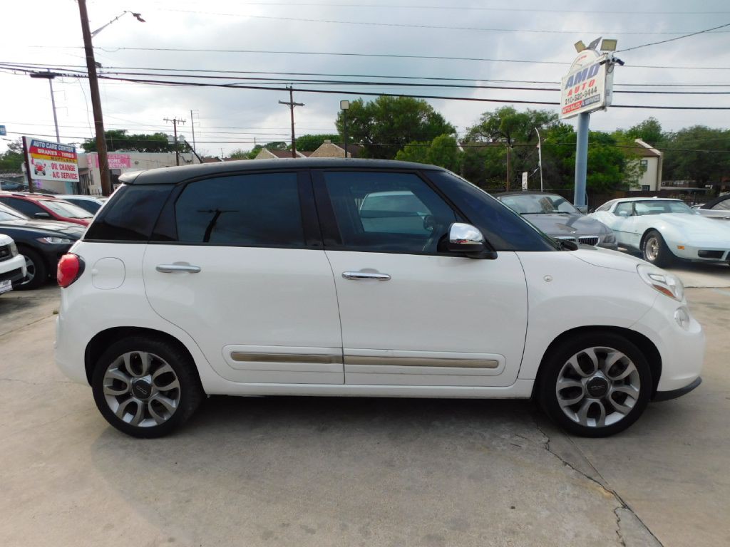 2014 FIAT 500L Image 8