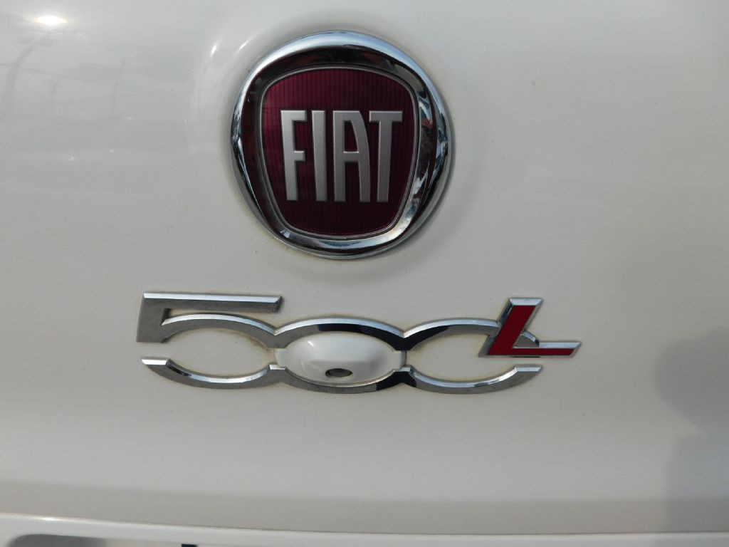 2014 FIAT 500L Image 10
