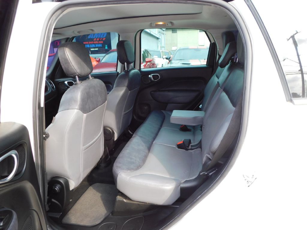 2014 FIAT 500L Image 19