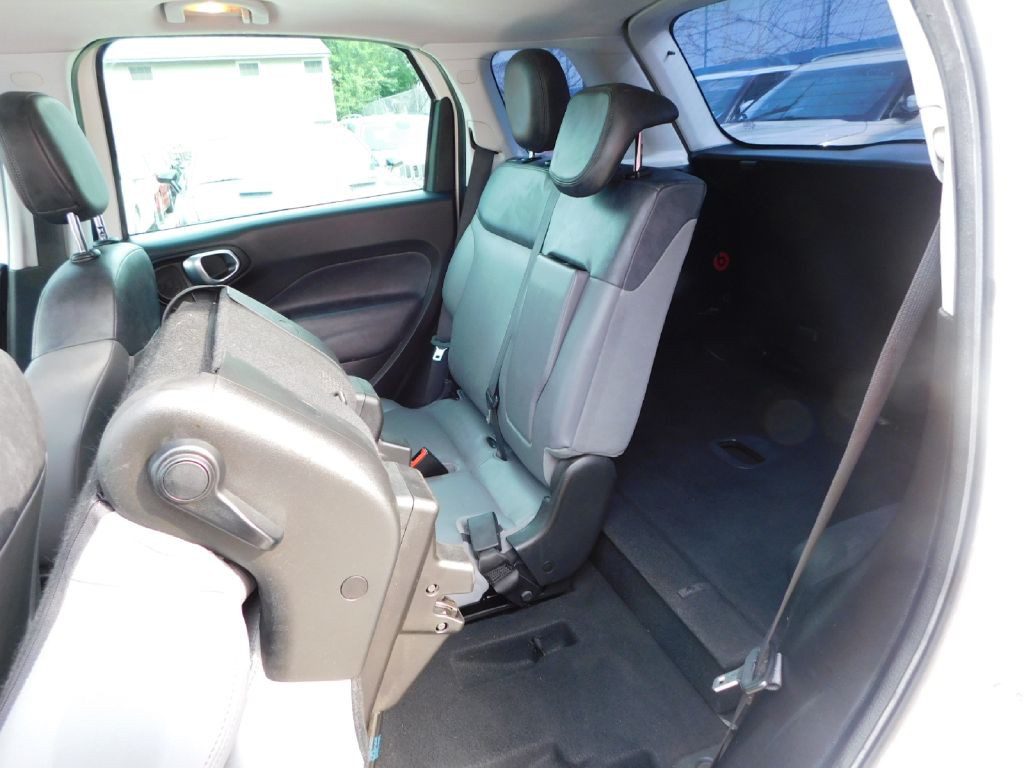 2014 FIAT 500L Image 20