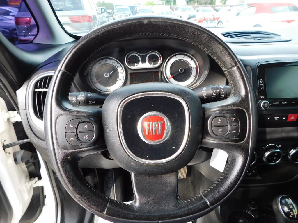 2014 FIAT 500L Image 22