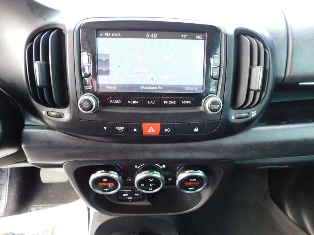 2014 FIAT 500L Image 28