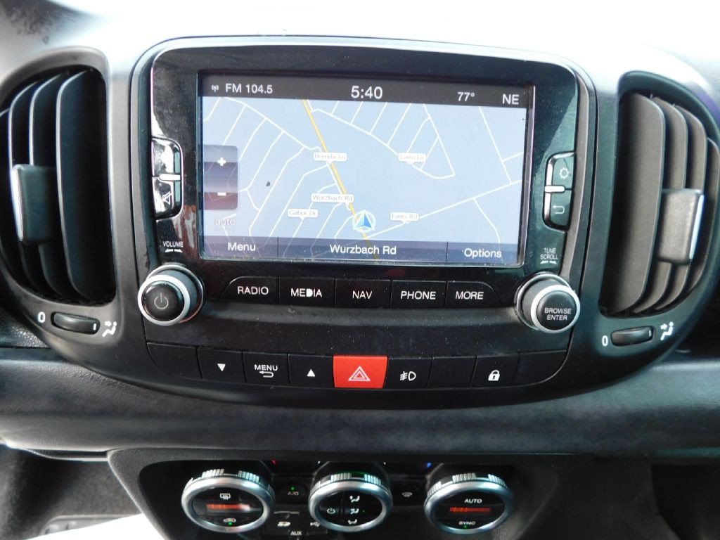 2014 FIAT 500L Image 29