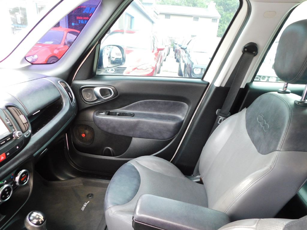 2014 FIAT 500L Image 35