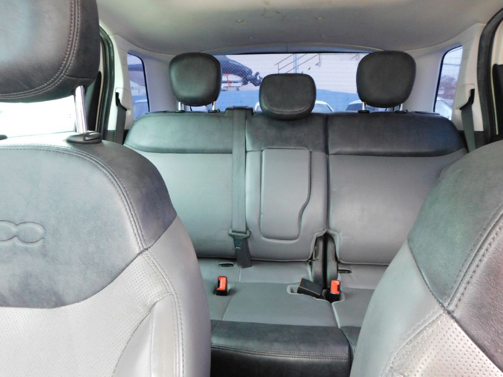 2014 FIAT 500L Image 36