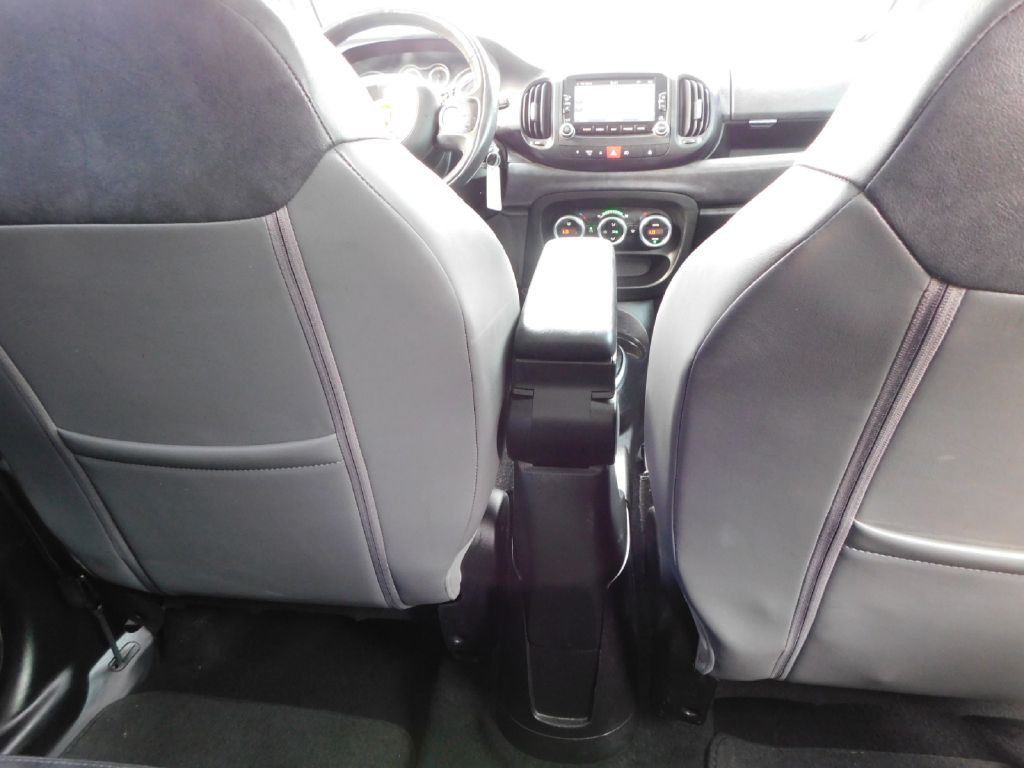 2014 FIAT 500L Image 38