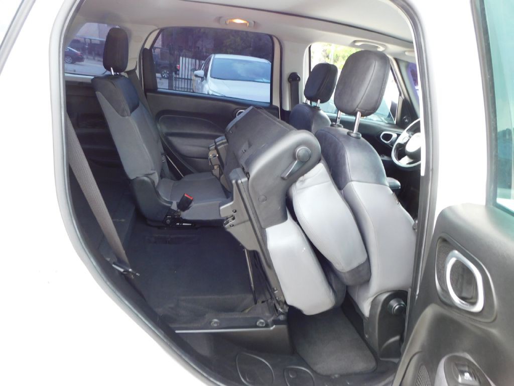 2014 FIAT 500L Image 40