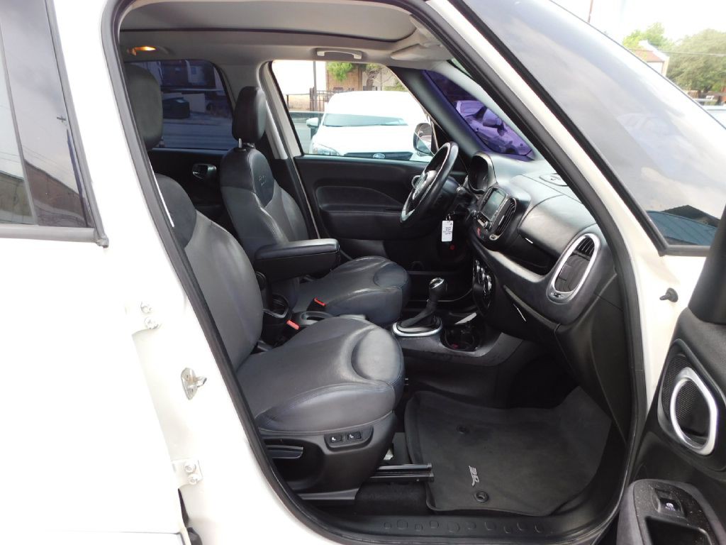2014 FIAT 500L Image 43