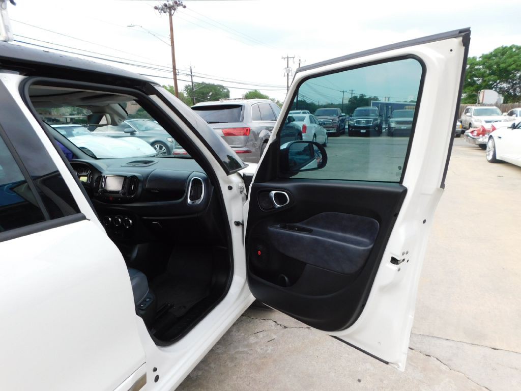 2014 FIAT 500L Image 44