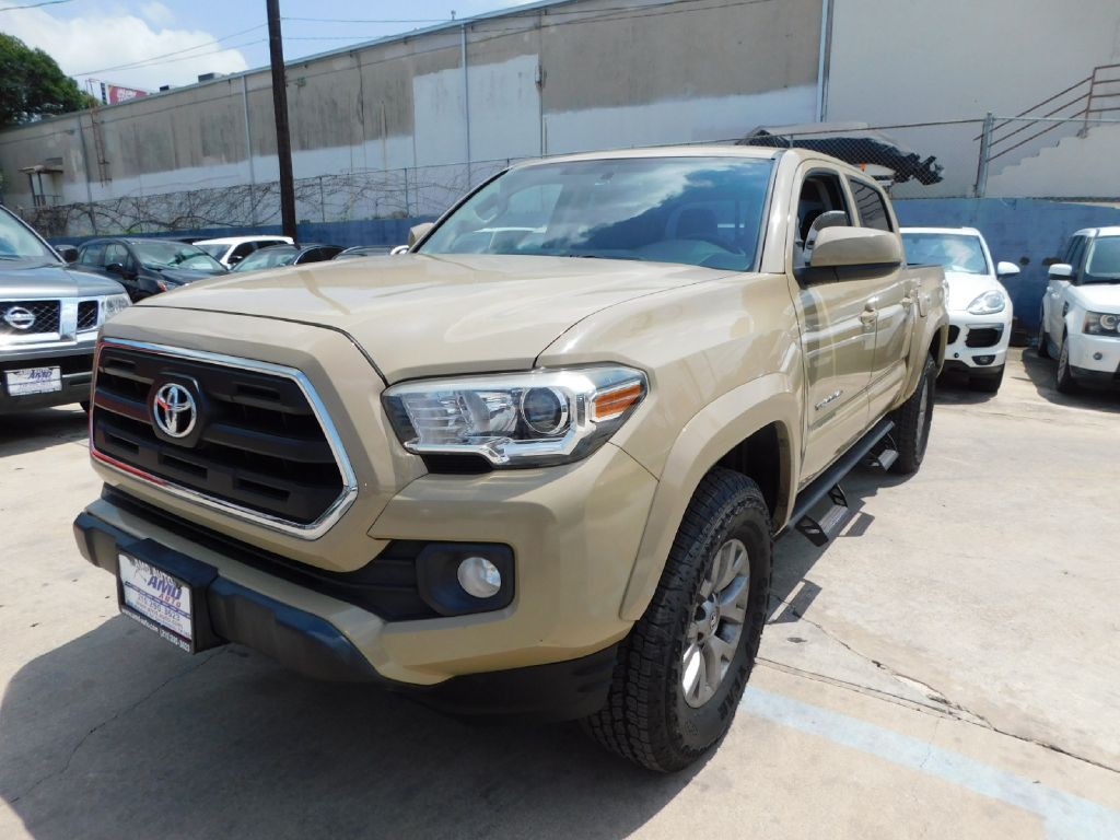 2017 Toyota Tacoma Image 3