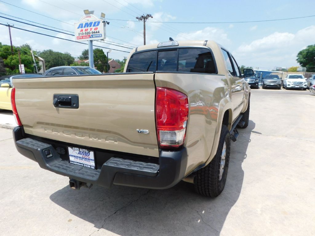 2017 Toyota Tacoma Image 7