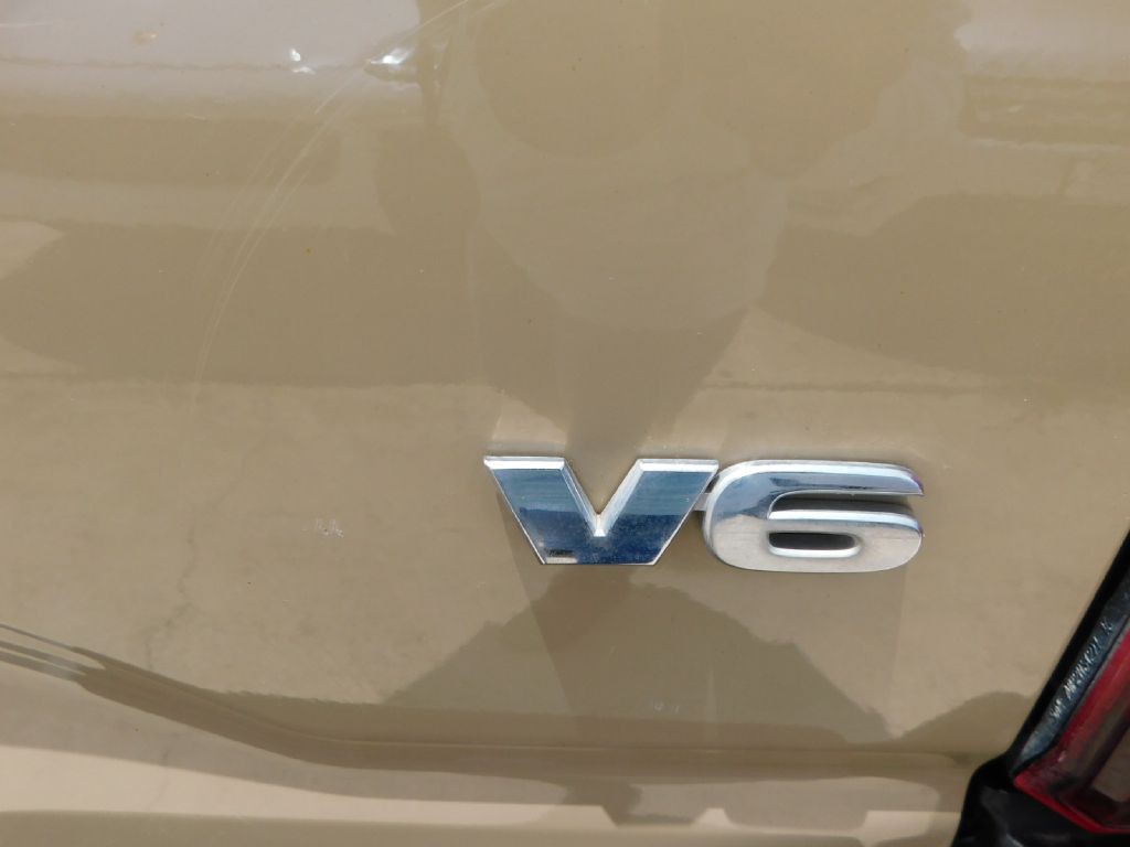 2017 Toyota Tacoma Image 11