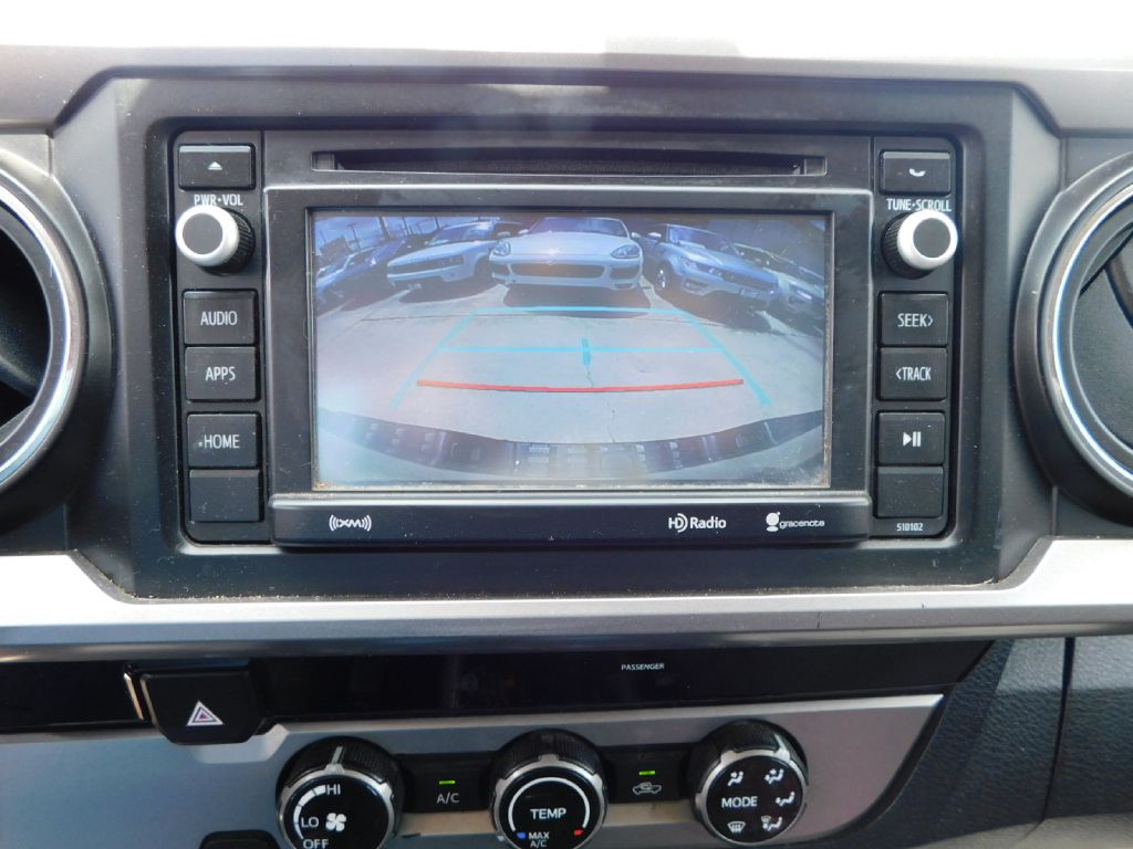 2017 Toyota Tacoma Image 27