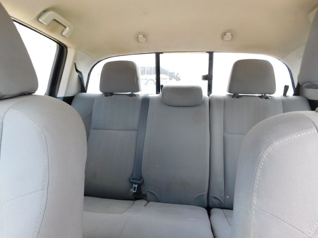 2017 Toyota Tacoma Image 33
