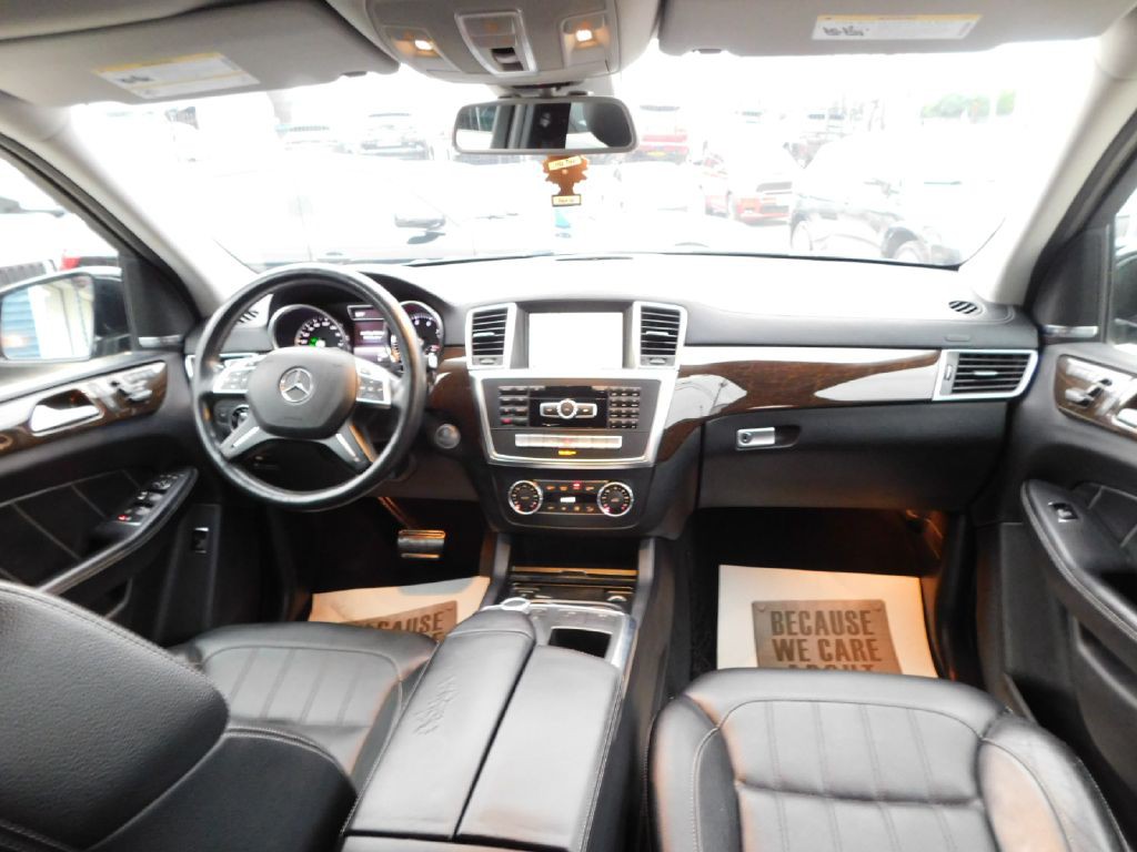 2015 Mercedes-Benz GL-Class Image 16