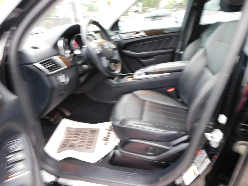 2015 Mercedes-Benz GL-Class Image 23