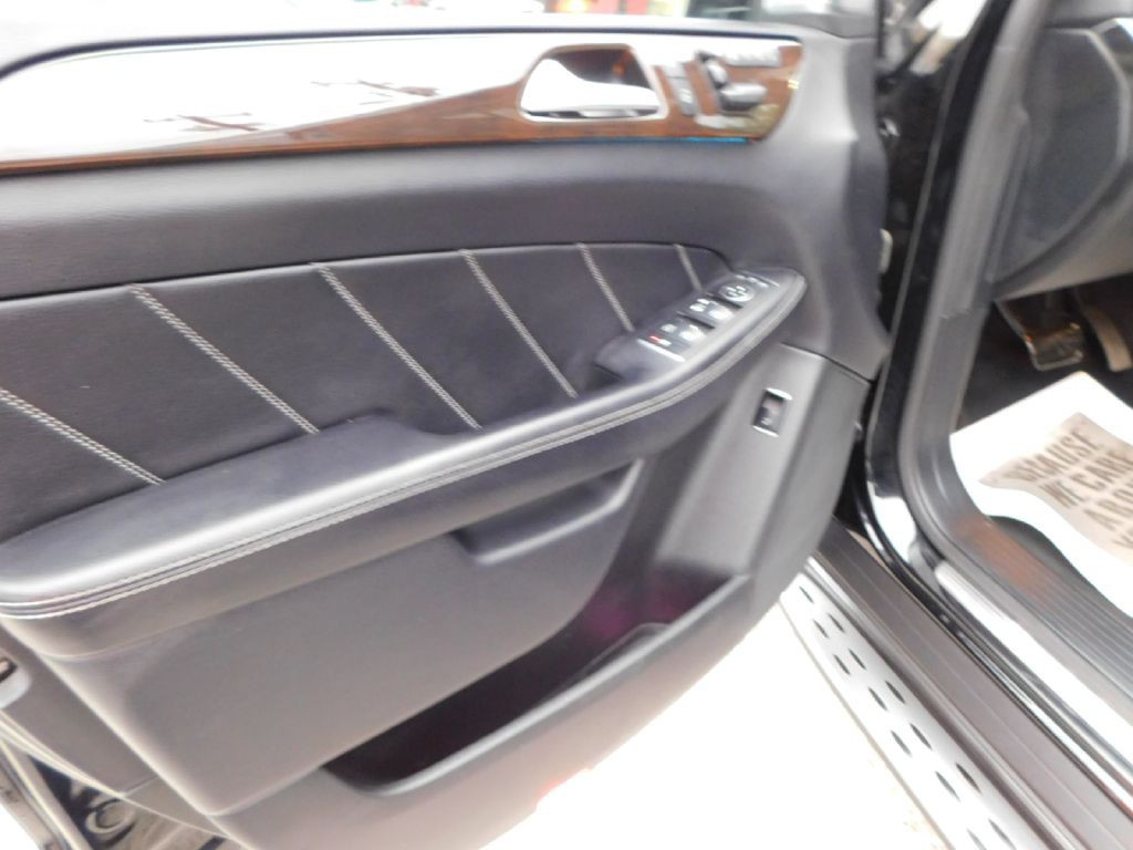 2015 Mercedes-Benz GL-Class Image 24