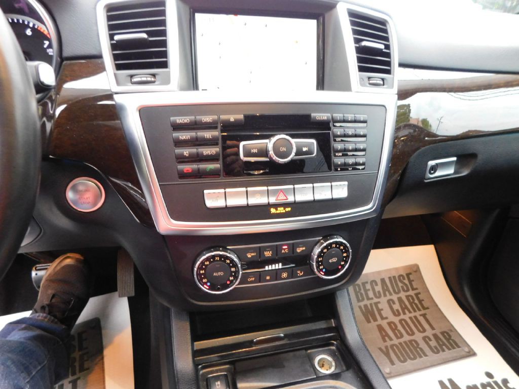 2015 Mercedes-Benz GL-Class Image 30