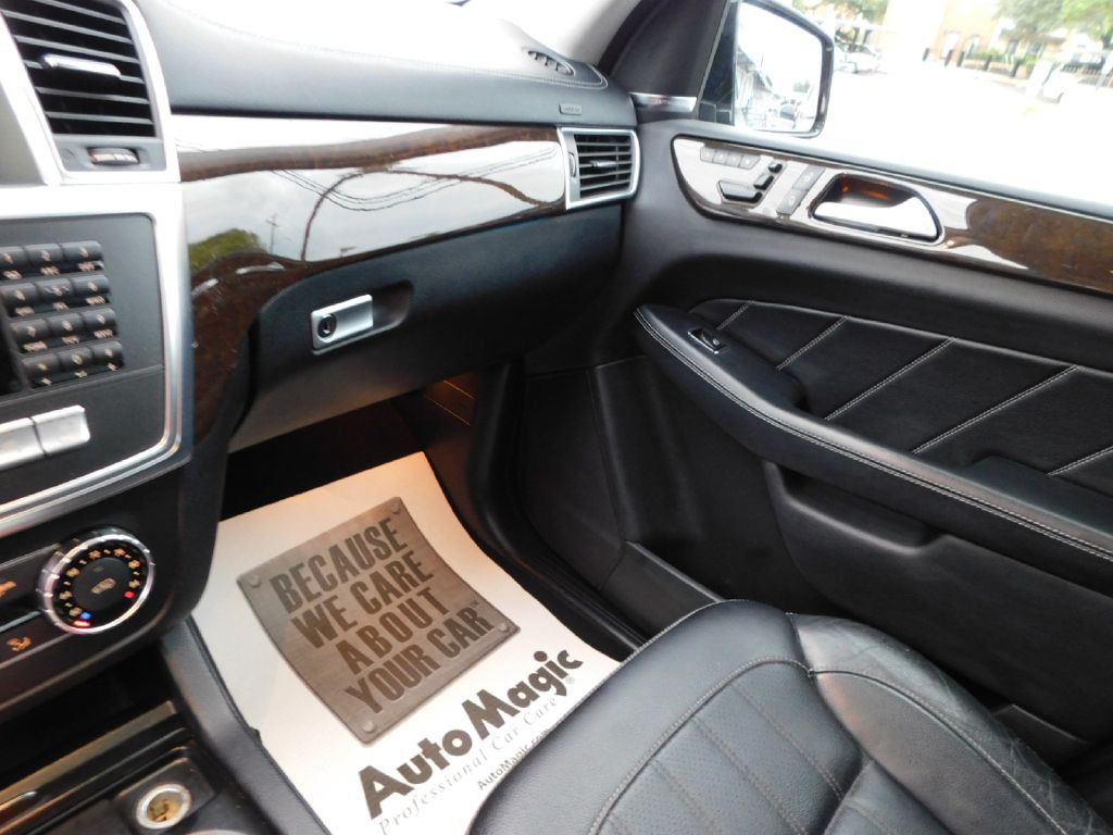 2015 Mercedes-Benz GL-Class Image 32