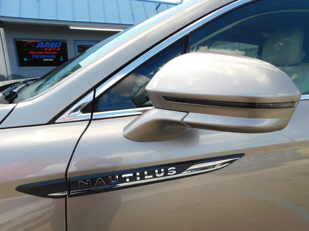 2019 Lincoln Nautilus Image 16