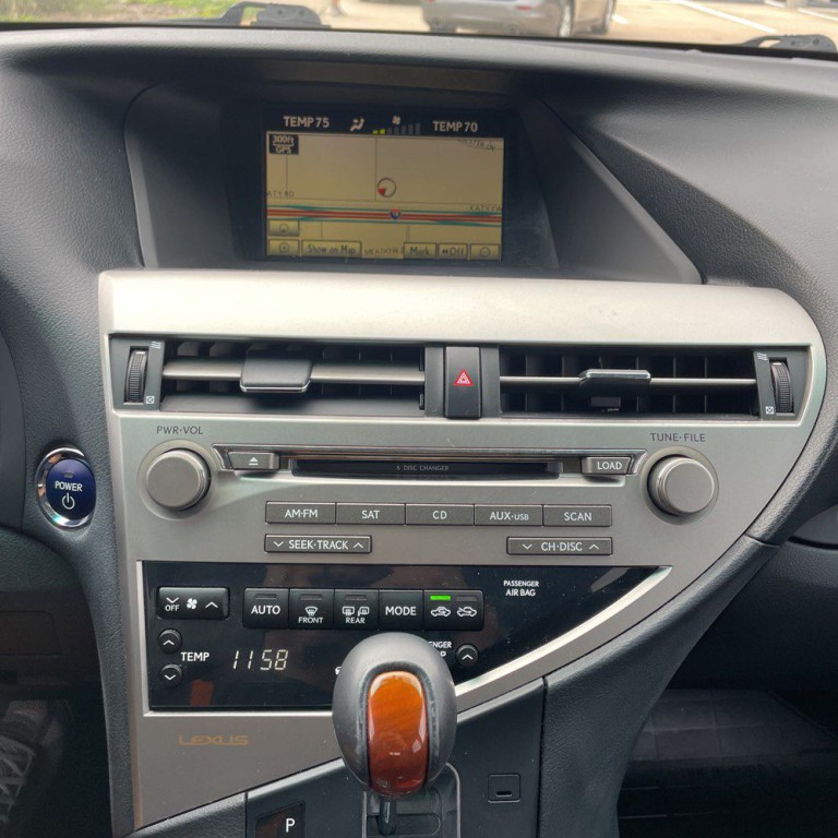 2010 Lexus RX Image 18