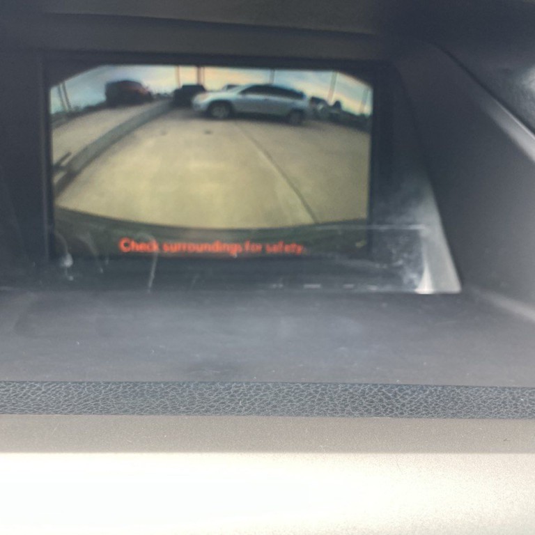 2010 Lexus RX Image 19