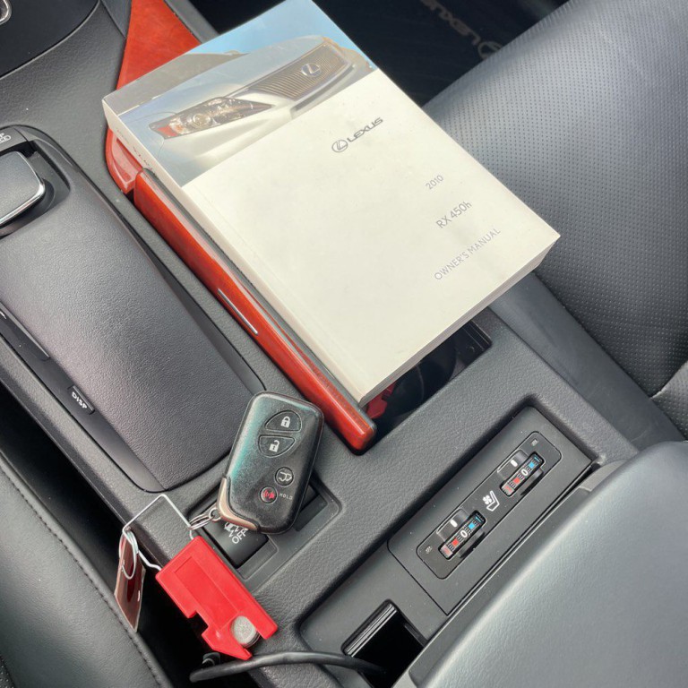 2010 Lexus RX Image 25