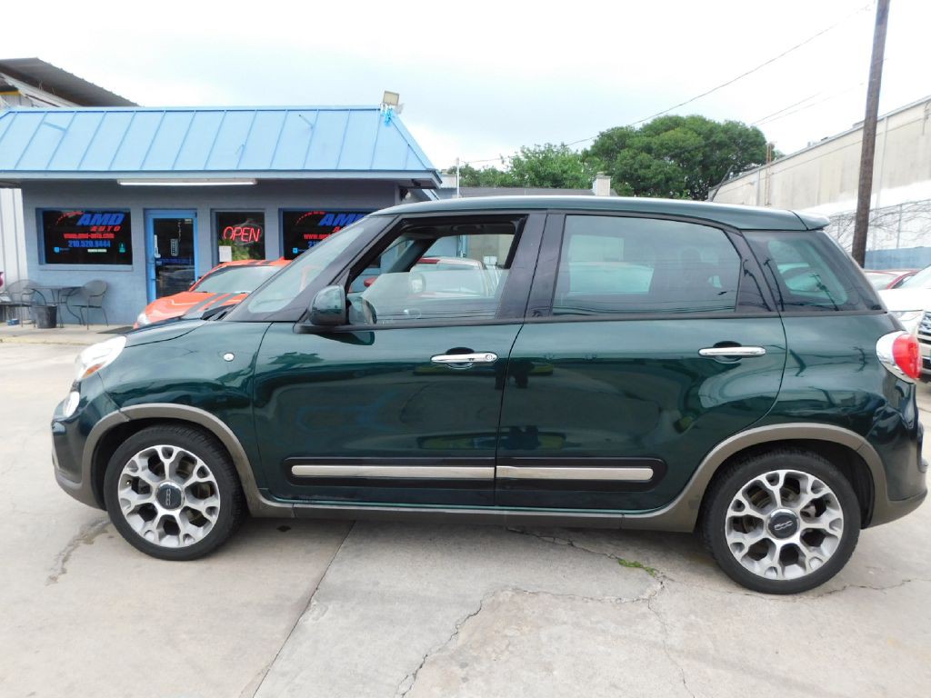 2015 FIAT 500L Image 4