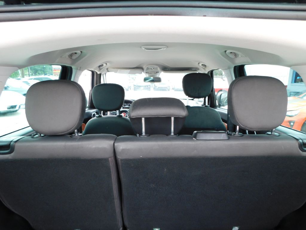 2015 FIAT 500L Image 12