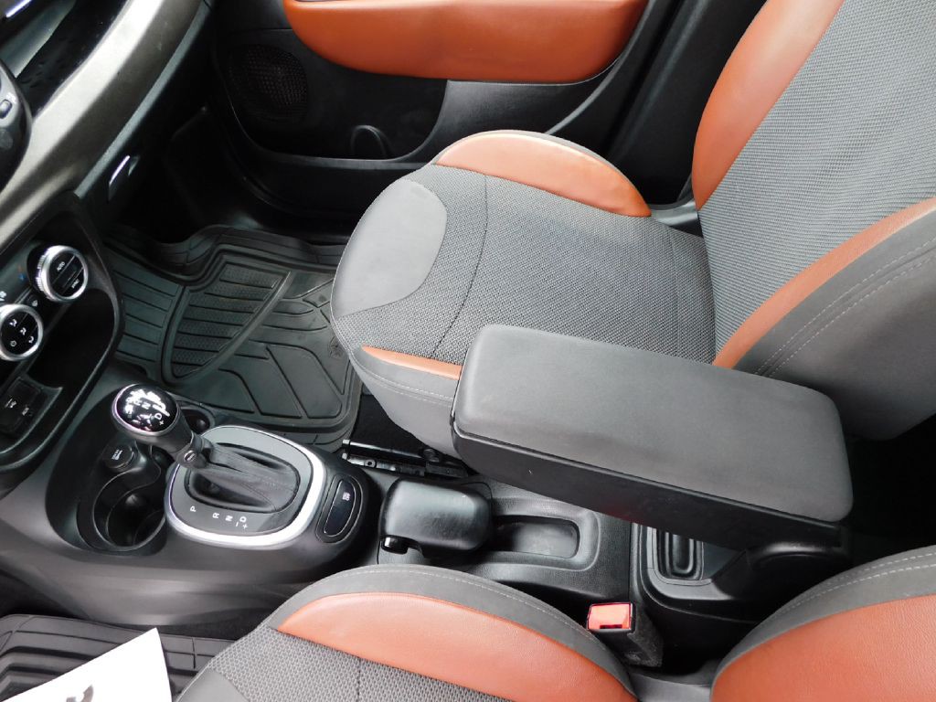 2015 FIAT 500L Image 27