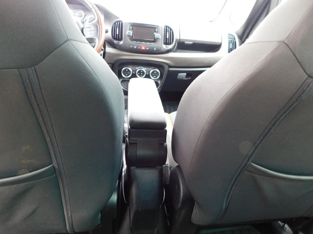 2015 FIAT 500L Image 31