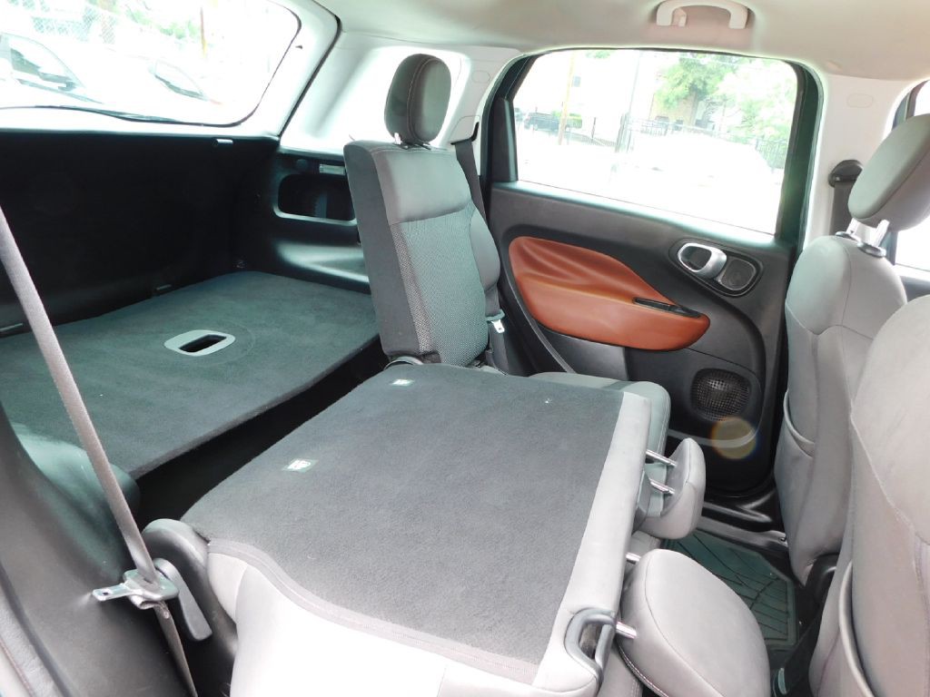 2015 FIAT 500L Image 32