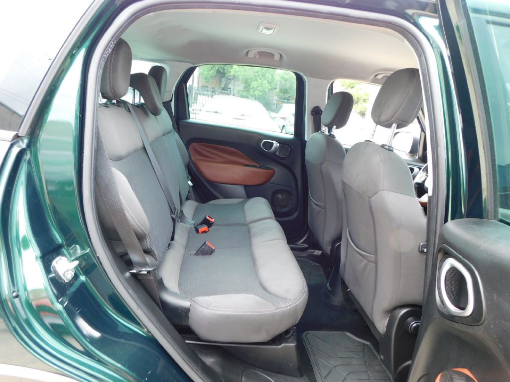 2015 FIAT 500L Image 33