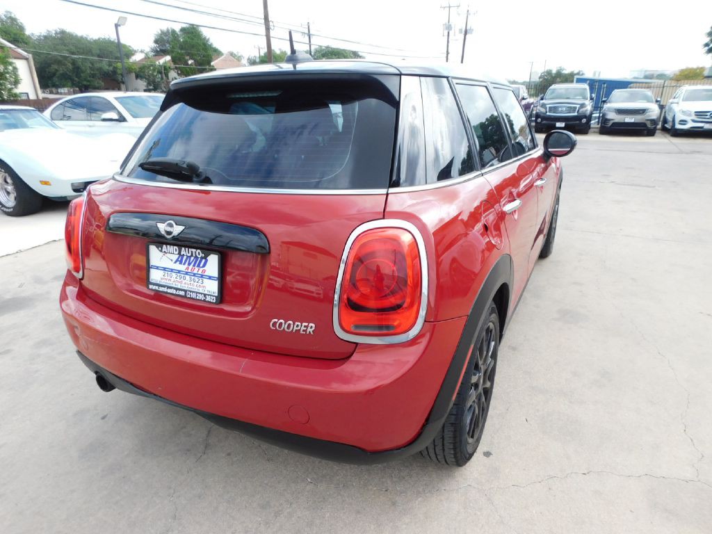 2017 MINI Cooper Image 7