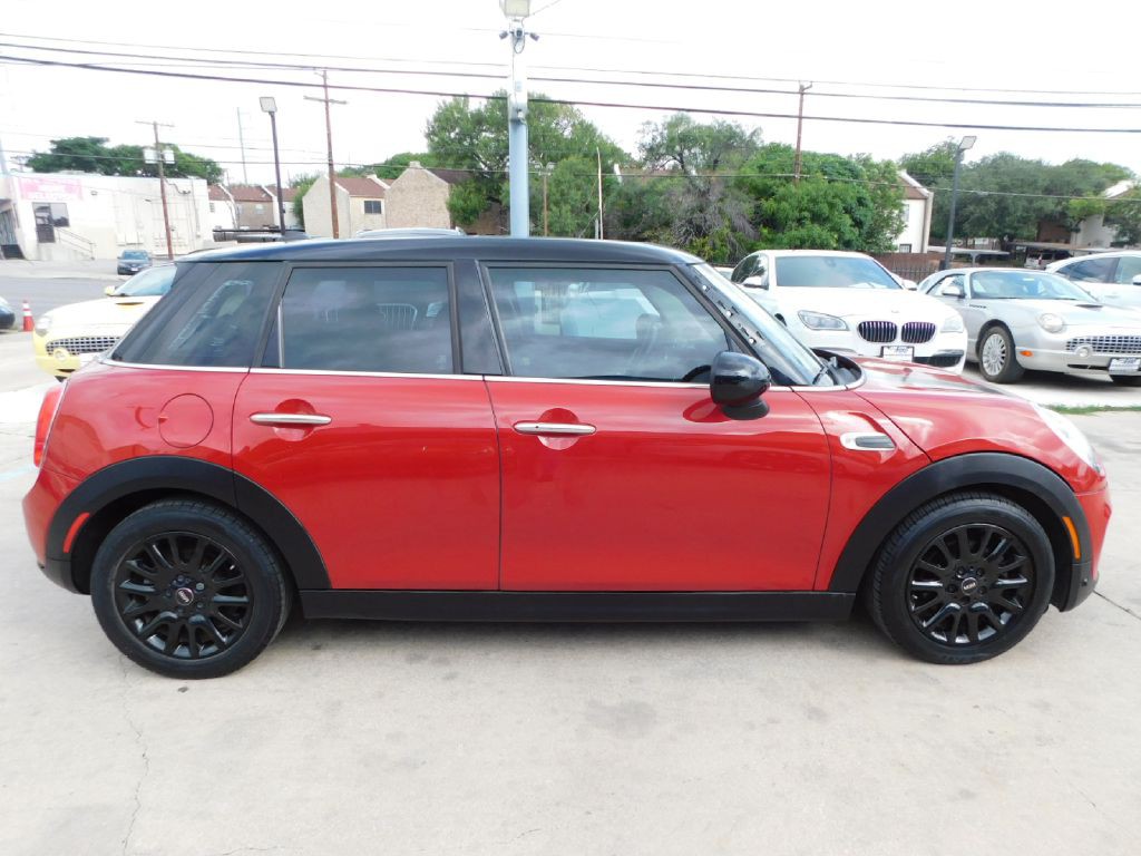 2017 MINI Cooper Image 8