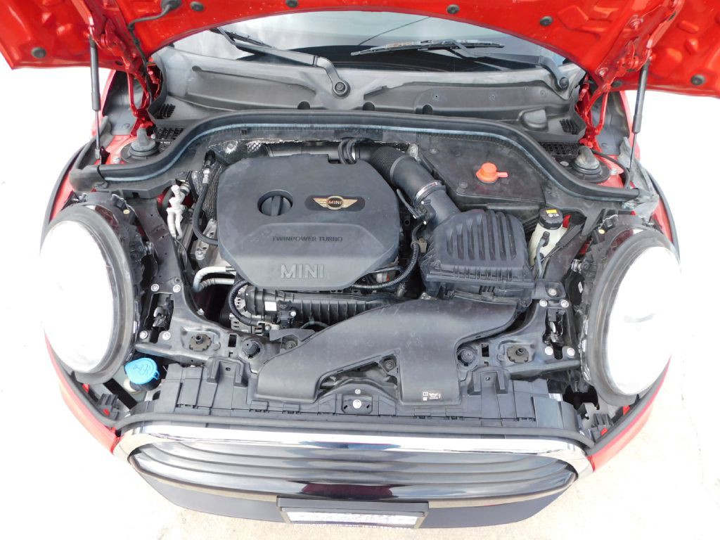 2017 MINI Cooper Image 12