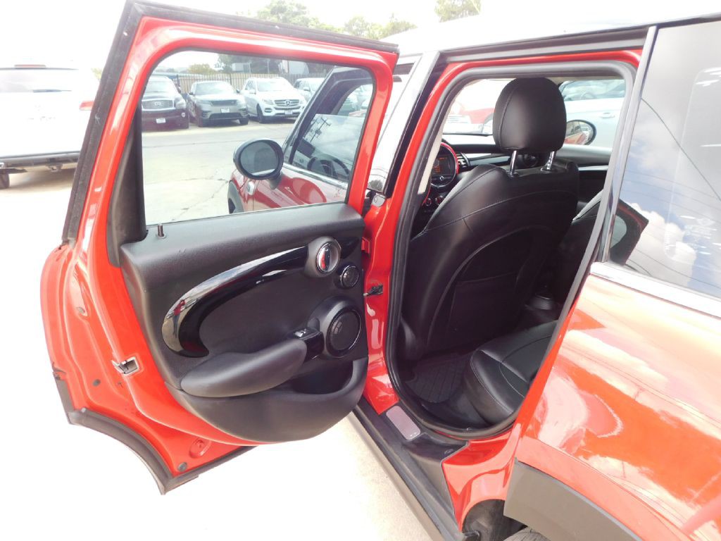 2017 MINI Cooper Image 20