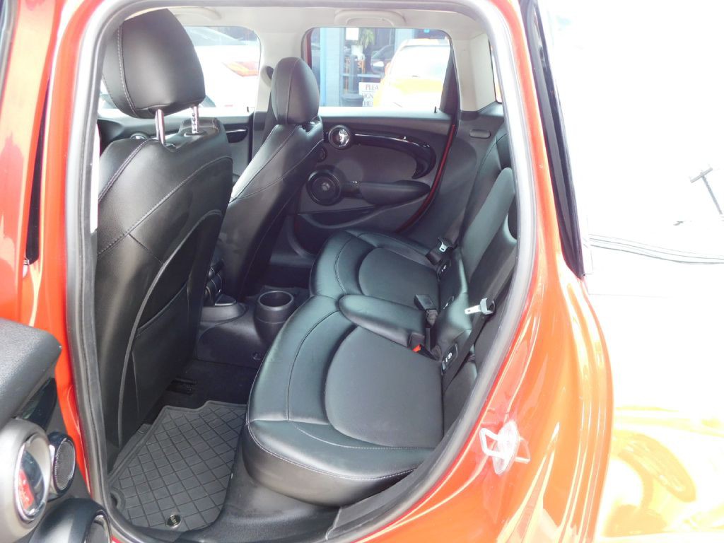2017 MINI Cooper Image 21