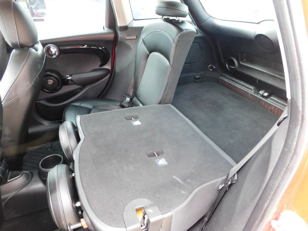2017 MINI Cooper Image 22