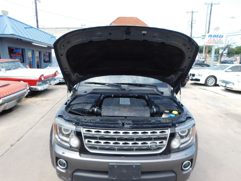 2014 Land Rover LR4 Image 10