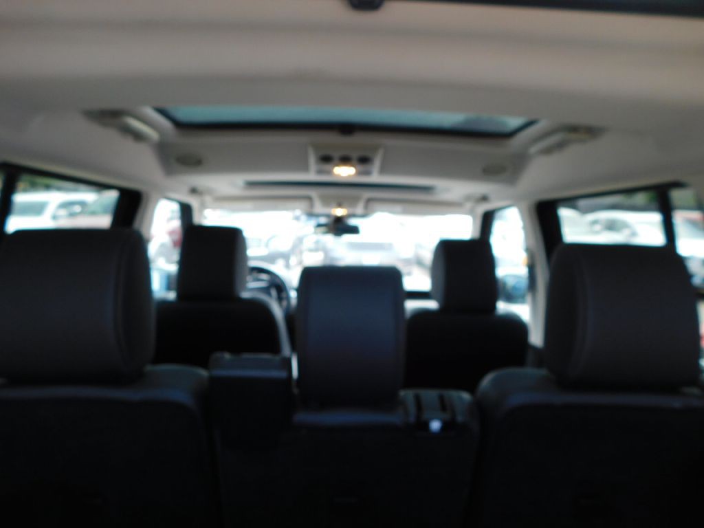 2014 Land Rover LR4 Image 15