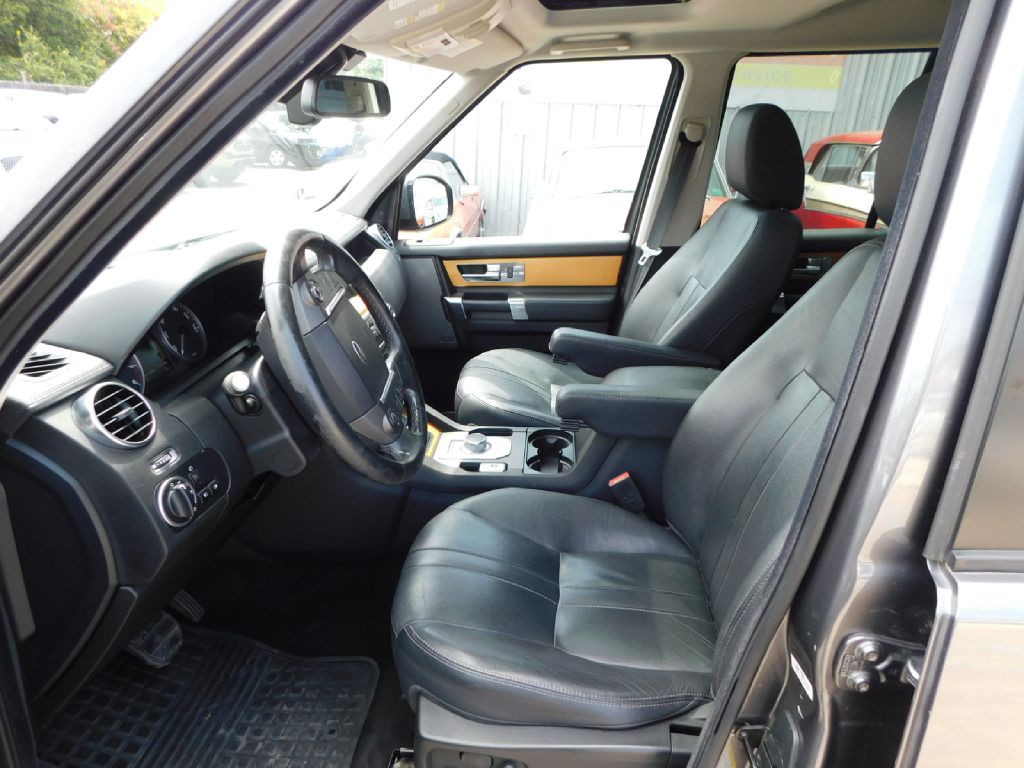 2014 Land Rover LR4 Image 17