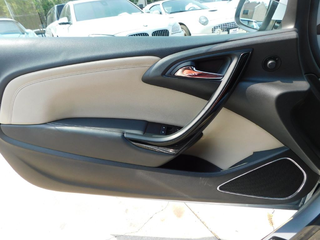2017 Buick Cascada Image 28