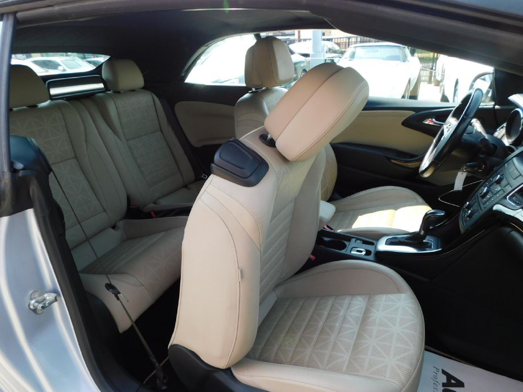 2017 Buick Cascada Image 42