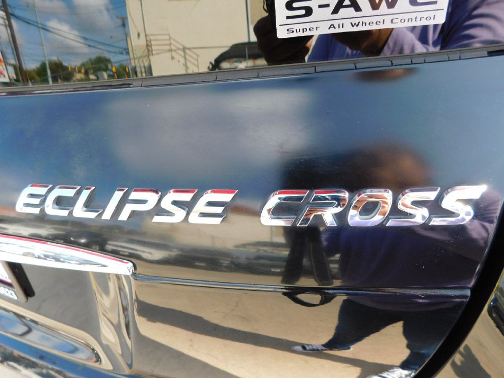 2018 Mitsubishi Eclipse Image 12