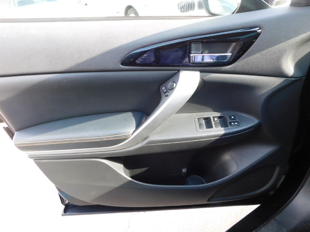 2018 Mitsubishi Eclipse Image 31