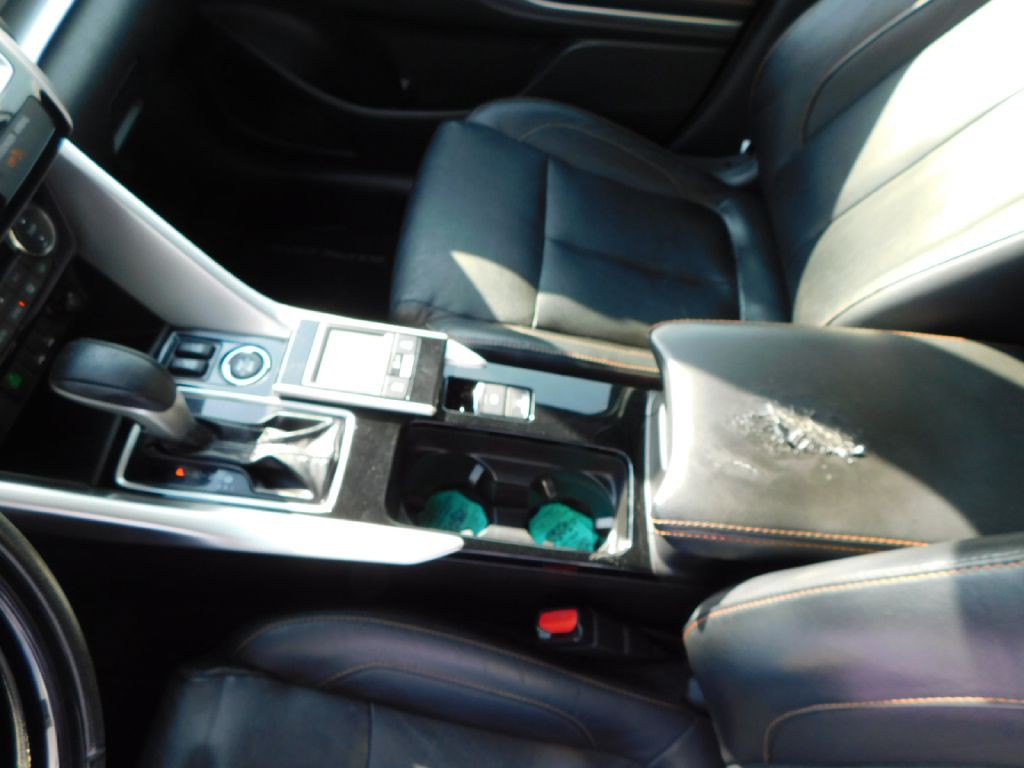2018 Mitsubishi Eclipse Image 37